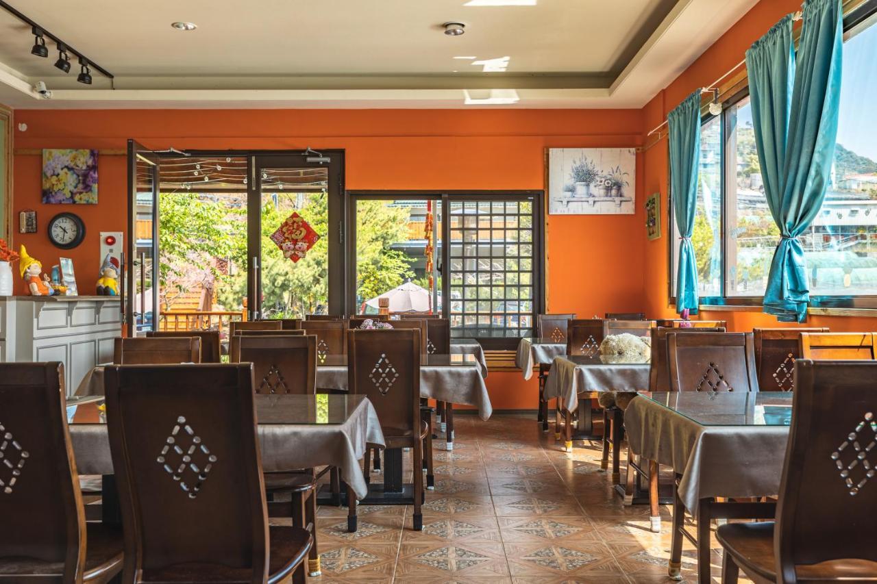 Hua Mu Xing Jing B&B Renai Exterior foto
